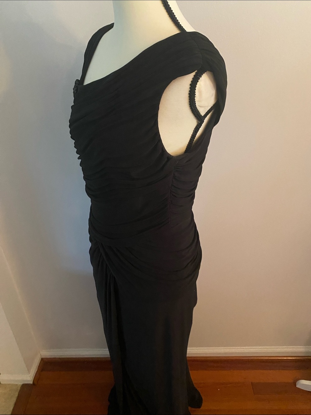 Adrianna Papell size 12 black figure flattering gown - Picture 8 of 13